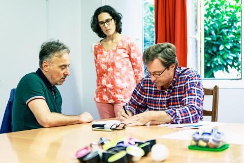 Un expert utilisateur et l’équipe Easier analysent les résultats d’une évaluation produit pour identifier des améliorations d’accessibilité.